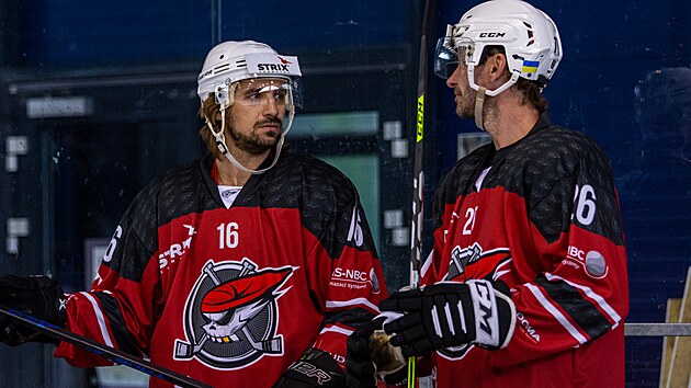 Viktor Hübl (vpravo) a František Lukeš, hvězdné posily Chomutova. Viktor Hübl (vpravo) a František Lukeš, hvězdné posily Chomutova.