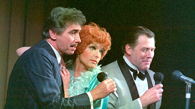 Osmdesátá léta – Josef Zíma, Dana Homolová
a Bohumil Švarc v muzikálu Chicago v pražském Divadle ABC.