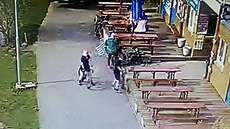 Policisté vyšetřují případ na cyklostezce Vltavská a hledají svědky na... Policisté vyšetřují případ na cyklostezce Vltavská a hledají svědky na...