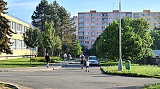Část Komenského ulice u 31. základní školy v Plzni, do které bude v pracovních... Část Komenského ulice u 31. základní školy v Plzni, do které bude v pracovních...