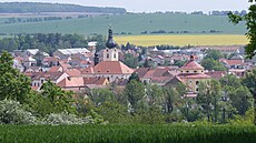 Msto Dobany na Plzesku fotografované z Martinské stny. (16. 5. 2022)