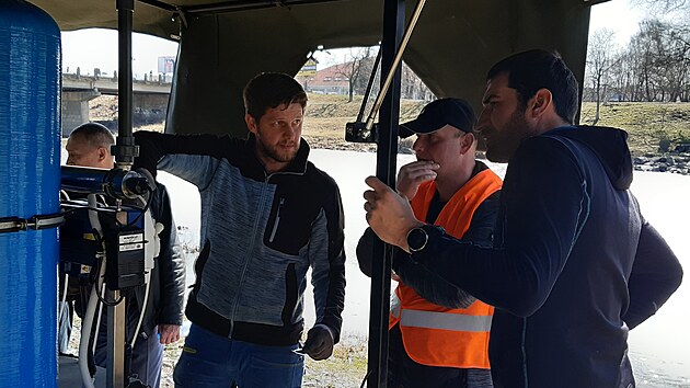 Čistička vody z filtruje říční vodu na pitnou.
