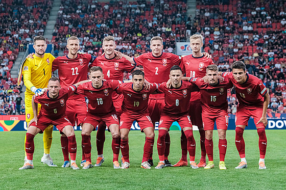 Zahajovací jedenáctka eských fotbalist na zápas se panlskem.