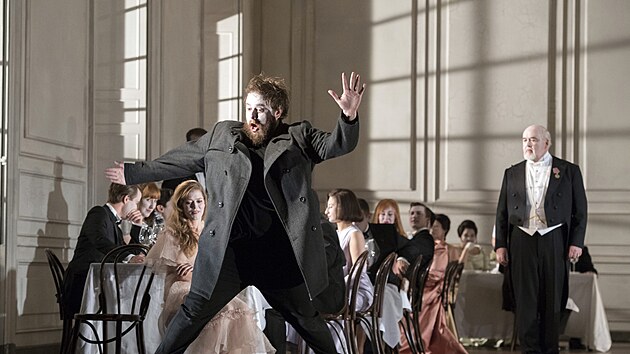 Scna z opery Hamlet od Bretta Deana v newyorsk Metropolitn opee