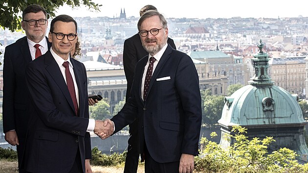 Premiér Petr Fiala přijal v Kramářově vile polského předsedu vlády Mateusze Morawieckého. (3. června 2022)