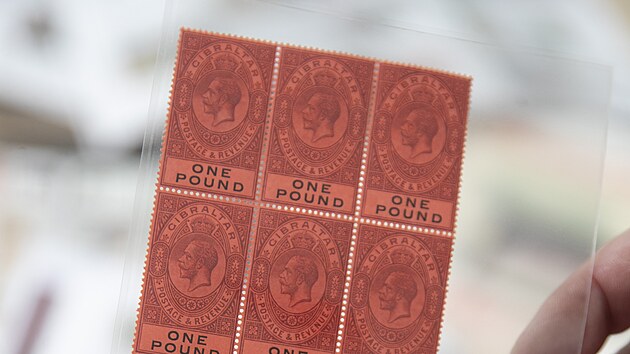 Podnikatel a generální ředitel společnosti 4ages Petr Sobotka. Sbírání známek bylo vždy jeho koníčkem, už od klukovských let. (31. května 2022)