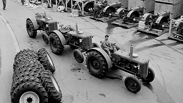 Zbrojovka byla zaloena v roce 1918 pod nzvem eskoslovensk zvody na vrobu zbran. V roce 1945 tam spatila svtlo svta znm znaka traktor Zetor.