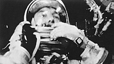 Na rozdíl od Gagarinova letu, který byl pln automatický, ml Shepard nad svou...