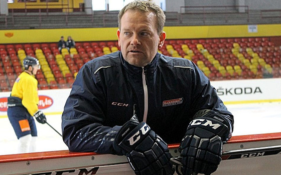 Uznávaný trenér hokejových branká Petr Jaro byl více ne dekádu...