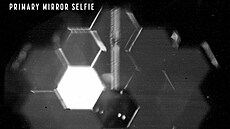 První zábr primárního zrcadla teleskopu poízený kamerou NIRCam ve vesmíru