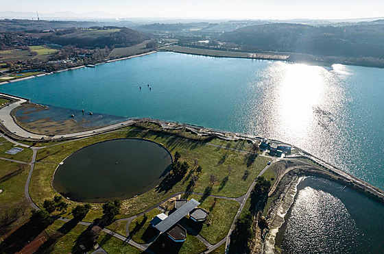 Hluínské jezero trkovna v roce 2022.