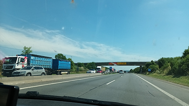 <p>Kolaps na dálnici D8 ve směru z Prahy.</p>