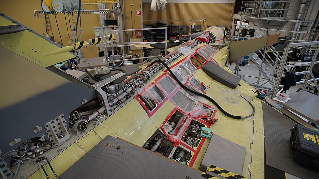 Finální kompletace letounu Gripen E v továrn Saab ve védském Linköpingu