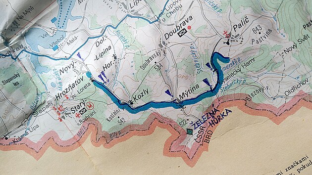 Toto pohraninci nesmli vidt: mapa z 80. let 20. stolet s vyznaenm prbhem elezn opony na Chebsku. zem tehdejho zpadnho Nmecka mapa nezobrazovala  hic sunt leones.