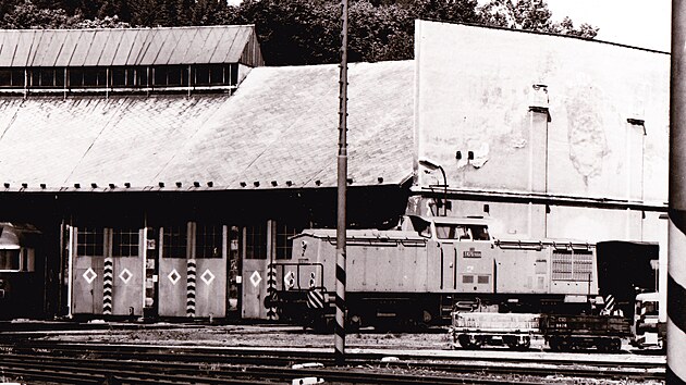 T 476.1004 Hanušovice okres Šumperk asi rok 1982 – u nás moc nejezdily, výrobek NDR, původní řada 100 hydraulika.