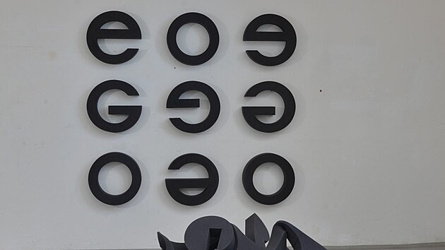 Molitanov objekt od Ladislava Jezbery v Galerii modernho umn v Hradci Krlov. Vstava EGO trv od 17. ervna do 4. z 2022.