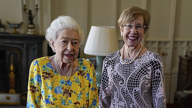 Krlovna Albta II. a guvernrka australskho Novho Jinho Walesu Margaret Beazley (Windsor, 22. ervna 2022)