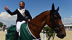Aleš Opatrný a Forewer ovládli Grand Prix Olomouc v parkurovém skákání. Aleš Opatrný a Forewer ovládli Grand Prix Olomouc v parkurovém skákání.
