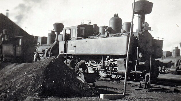 Osobn vlaky do Haidmhle obsluhovaly lokomotivy ady 422.0. Snmek je z depa Volary. GPS: 48.8270156N, 13.7743414E