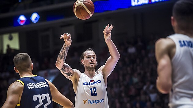 esk basketbalista Ondej Balvn stl na ko Bosny a Hercegoviny.