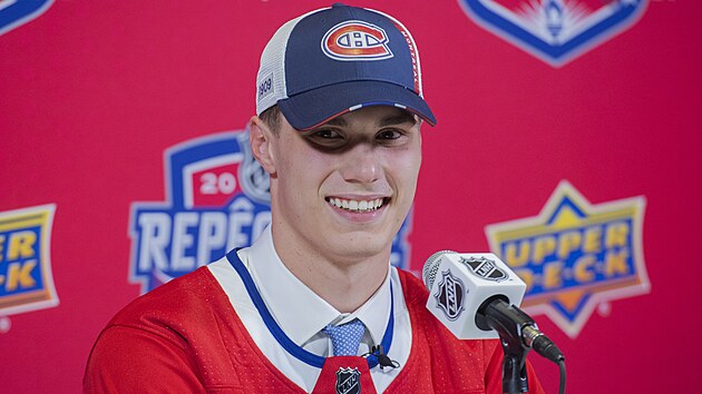 Juraj Slafkovsk el dotazm novin coby jednika draftu NHL, vybral si ho Montreal,