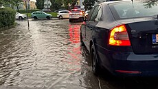 Prudké deště Bouřky, doprovázené srážkami, zaplavily například Moskevskou ulici... Prudké deště Bouřky, doprovázené srážkami, zaplavily například Moskevskou ulici...