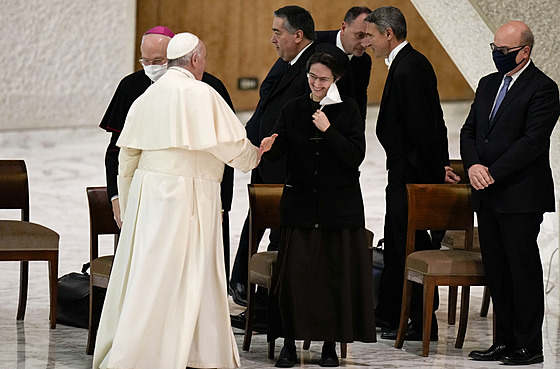 Pape Frantiek jmenoval sestru Petriniovou, sestru Yvonne Reungoatovou a...
