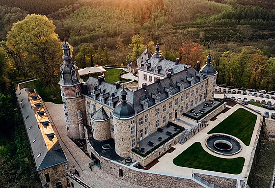 Rekonstrukce zámku probíhala od roku 2015 do roku 2021, kdy se v srpnu jeho...