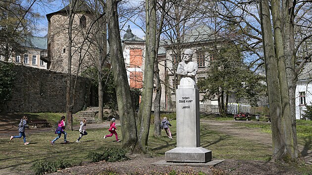 Letošní úpravy jsou teprve druhou z přibližně desítky etap, do nichž Zdeněk Sendler obnovu parku Budoucnost rozčlenil.