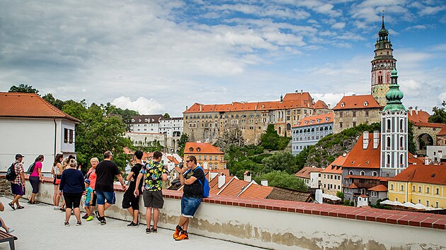 Dřív bývaly českokrumlovské uličky plné turistů z asijských zemí, během covidu jste zde téměř neměli šanci potkat. (4. srpna 2021)