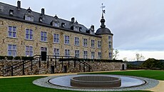 Podobu zámku dal v 19. století zejména Alfons Balat, architekt krále Leopolda...