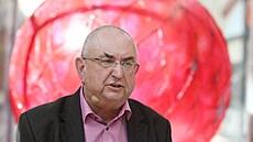 Jindřich Fínek, přednosta Onkologické a radioterapeutické kliniky Fakultní... Jindřich Fínek, přednosta Onkologické a radioterapeutické kliniky Fakultní...