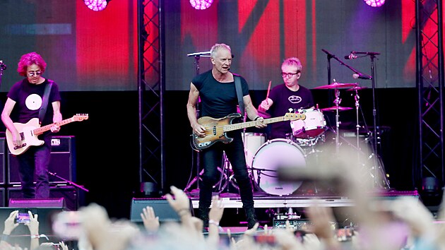 V zmeckm parku ve Slavkov u Brna na Vykovsku  vystoupil britsk hudebnk Sting. Jeho koncert se podailo uskutenit a napotvrt. (31. ervence 2022)