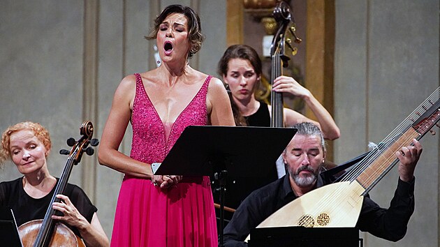 Na zvrenm koncert Letnch slavnost star hudby vystoupila se souborem Collegium Marianum sopranistka Roberta Mameli