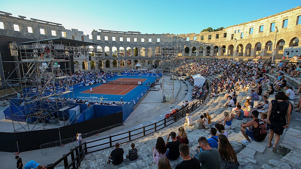 První ze série turnaj tenisových legend se hrál v kulisách ímského Kolosea v...