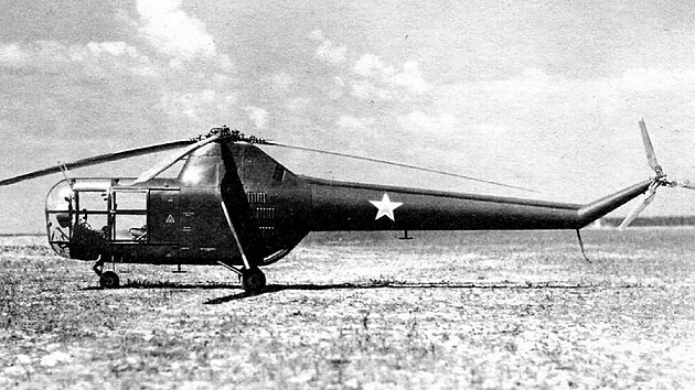 Vrtulnk Jak-100 pi tovrnch testech