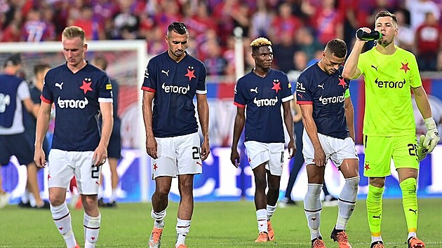 Zklamaní slávističtí fotbalisté po porážce v úvodním utkání závěrečného... | na serveru Lidovky.cz | aktuální zprávy Zklamaní slávističtí fotbalisté po porážce v úvodním utkání závěrečného... | na serveru Lidovky.cz | aktuální zprávy