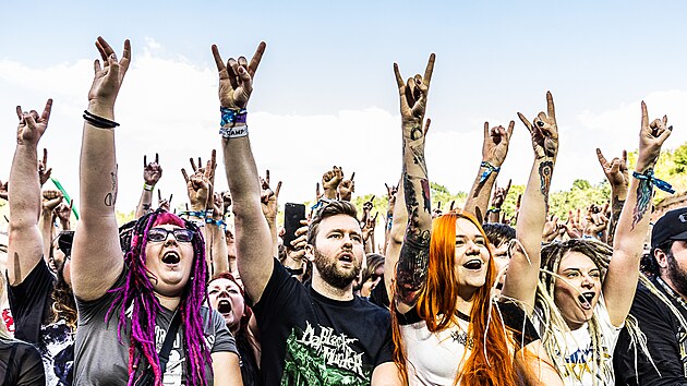 V josefovské pevnosti začal vyhlášený festival tvrdé muziky Brutal Assault. (10. srpna 2022)