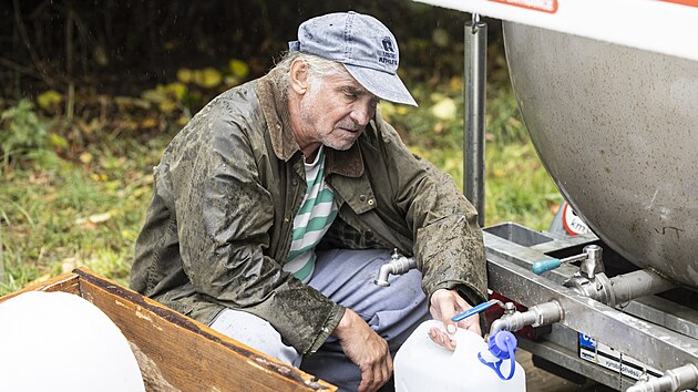 Oldřich Kaiser na natáčení filmu Zahradníkův rok (22. srpna 2022)
