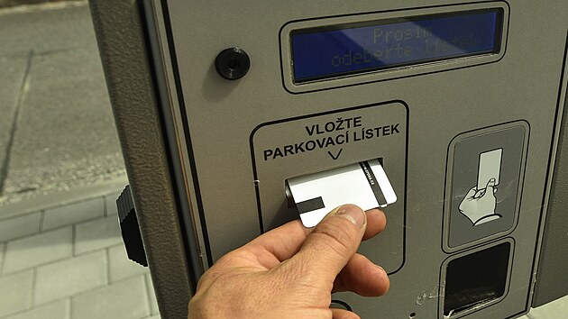 Parkování v centru Zlína se dá zaplatit i kartou (srpen 2022)