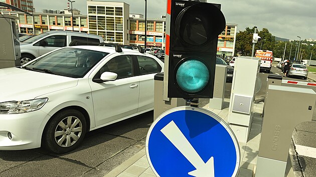 Parkoviště v centru Zlína už jsou vybavená automaty (srpen 2022)