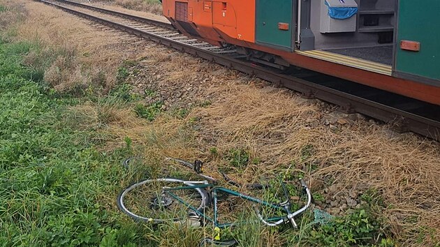 Ve Vodanech vlak zachytil cyklistu a vlekl ho nkolik metr. (3. z 2022)
