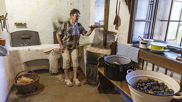 V Dolním Němčí se už po dvaadvacáté konala akce Vaření trnek. (3. září 2022)