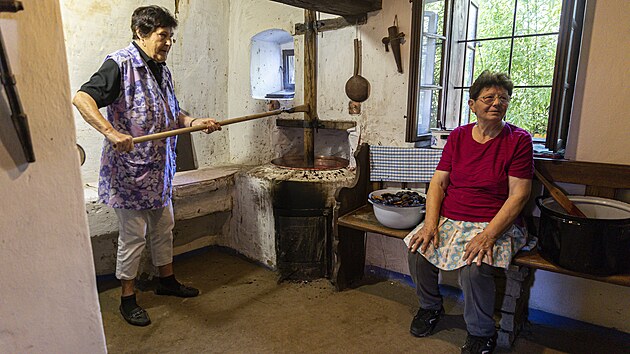 V Dolním Němčí se už po dvaadvacáté konala akce Vaření trnek. (3. září 2022)