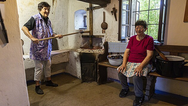 V Dolním Němčí se už po dvaadvacáté konala akce Vaření trnek. (3. září 2022)