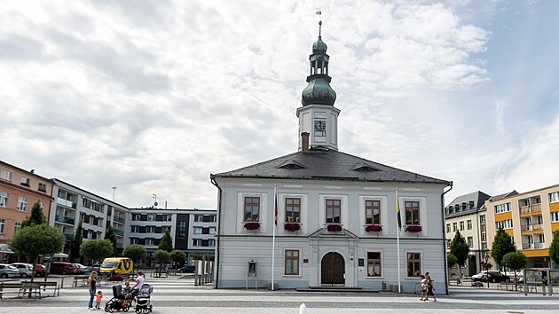 Budova radnice na Masarykově n&aacute;měst&iacute; v Jesen&iacute;ku. (6. z&aacute;ř&iacute; 2022)
