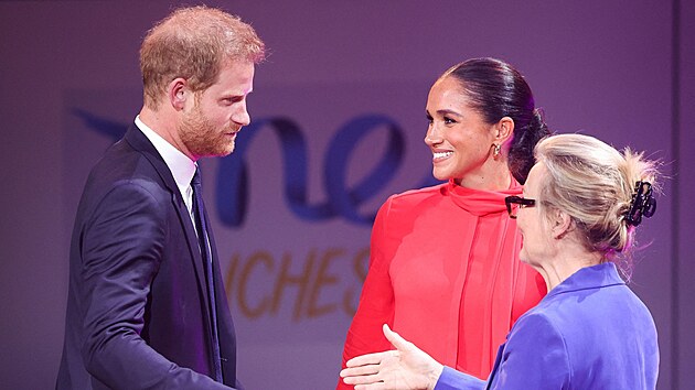 Princ Harry a vvodkyn Meghan na summitu pro mlad ldry v Manchesteru (5. z 2022)