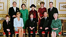 Princ Harry, ecký král Constantine, princezna Diana, Lady Susan Hussey, princ...