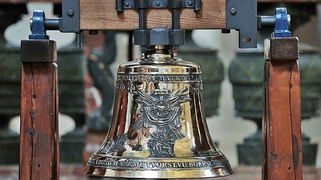 Třetí a nejmenší zvon, tzv. „umíráček“, má hmotnost 31 kg a je vyladěn na tón d3 a zasvěcen Přebolestné Matce Boží.