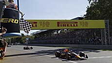 Max Verstappen vítzí ve Velké cen Itálie v Monze.
